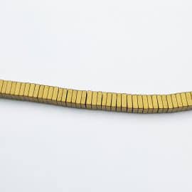 אבני חן המטייט בציפוי זהב מאט, 4X4ממ, חור 1 מ"מ, כ-40 ס"מ בשורה